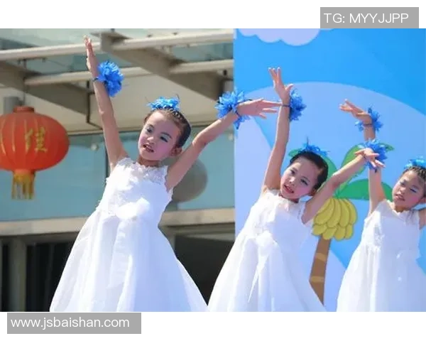 小球星崛起 足球场上的未来之星与梦想启航