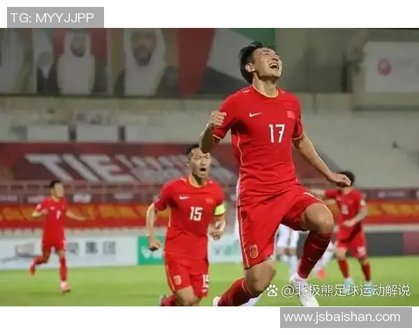 深度解析足球球星背后的成长经历与赛场表现的独特魅力